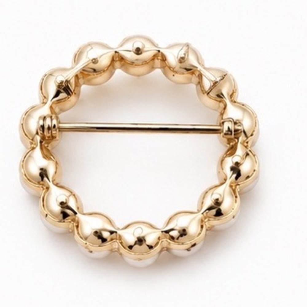 Gold Tone Faux Pearl Wreath Circle Brooch Pin Elegant Classic sophisticated - Picture 2 of 8